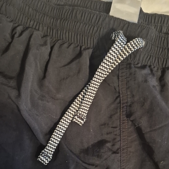 Nike Black Shorts with Black & White Drawstring. Mulicolor Nike Logo - Picture 6 of 9